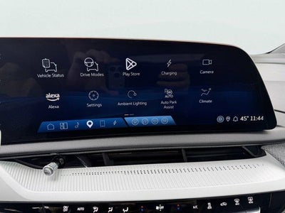 2025 Cadillac OPTIQ Luxury 2