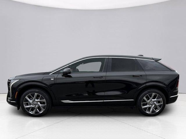 2025 Cadillac OPTIQ Luxury 2